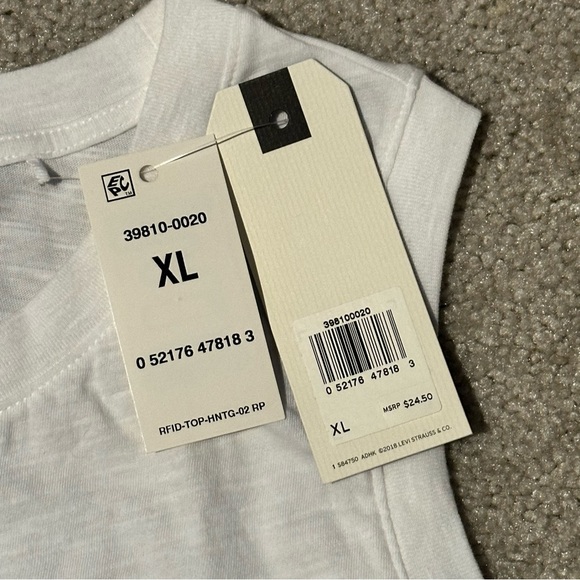 Levi’s - Picture 3 of 4